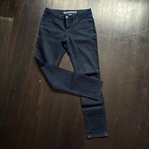 Parasuco dark wash skinny jeans. Size 27